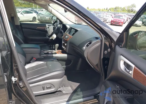 2019 Nissan Pathfinder Platinum z USA, uszkodzony, nr VIN 5N1DR2MM2KC624198